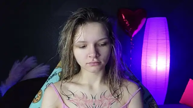 Snapshot of LitaBrom chatting on 02/14/25, 01:13 LitaBrom online show from 02/14/25, 01:13