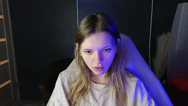 Snapshot of LitaBrom chatting on 09/28/25, 03:57 LitaBrom online show from 09/28/25, 03:57