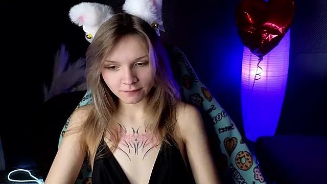 Snapshot of LitaBrom chatting on 03/05/25, 04:13 LitaBrom online show from 03/05/25, 04:13