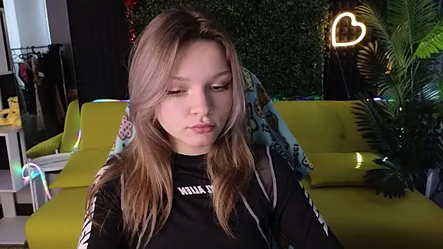 Snapshot of LitaBrom chatting on 03/03/25, 08:08 LitaBrom online show from 03/03/25, 08:08