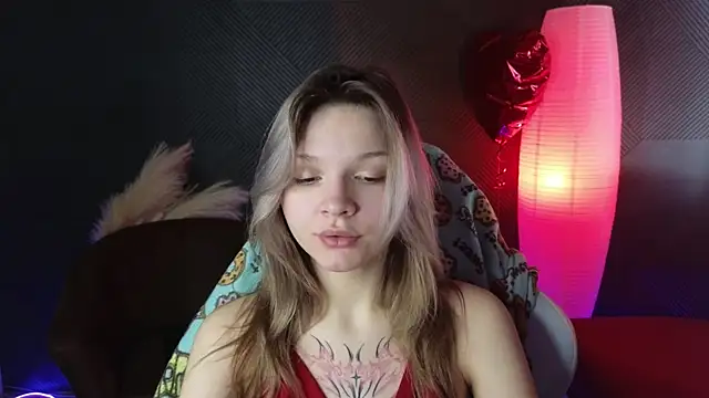 Snapshot of LitaBrom chatting on 03/06/25, 04:08 LitaBrom online show from 03/06/25, 04:08