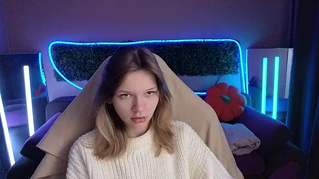 Snapshot of LitaBrom chatting on 11/15/25, 02:04 LitaBrom online show from 11/15/25, 02:04