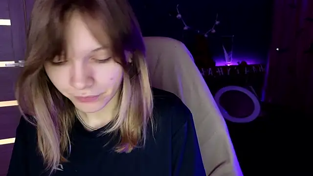 Snapshot of LitaBrom chatting on 10/24/25, 03:05 LitaBrom online show from 10/24/25, 03:05