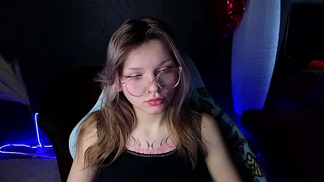 Snapshot of LitaBrom chatting on 03/15/25, 04:13 LitaBrom online show from 03/15/25, 04:13