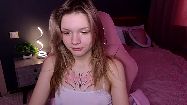 Snapshot of LitaBrom chatting on 02/07/25, 04:16 LitaBrom online show from 02/07/25, 04:16