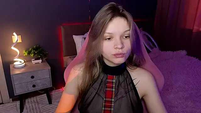 Snapshot of LitaBrom chatting on 03/04/25, 04:17 LitaBrom online show from 03/04/25, 04:17