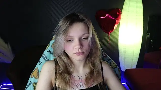 Snapshot of LitaBrom chatting on 03/18/25, 04:18 LitaBrom online show from 03/18/25, 04:18