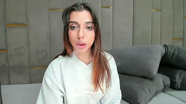 Snapshot of eva_lim chatting on 09/21/25, 10:09 eva lim online show from 09/21/25, 10:09