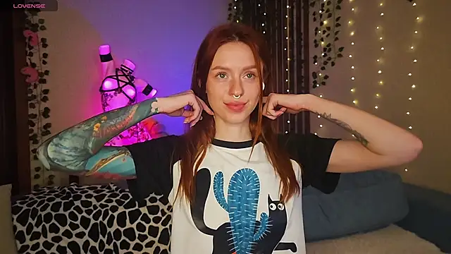  SweetFox  online show from 11/16/25, 01:10