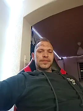 Snapshot of chillaandy chatting on 10/23/25, 05:44 chillaandy online show from 10/23/25, 05:44