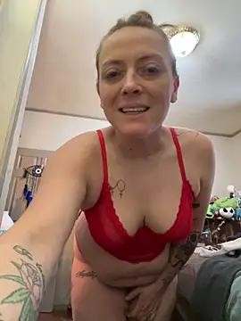 lezbean24 online show from 02/02/26, 09:47