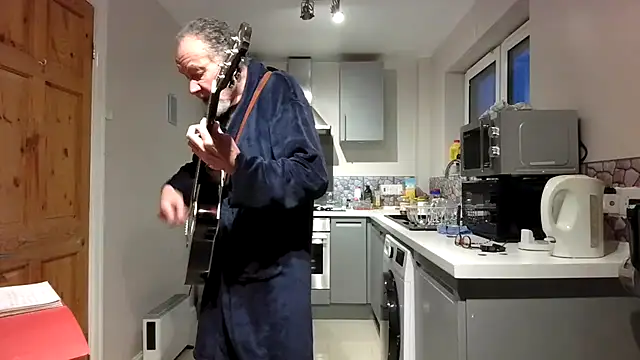 Snapshot of jimmybenido chatting on 02/13/26, 05:46 jimmybenido online show from 02/13/26, 05:46