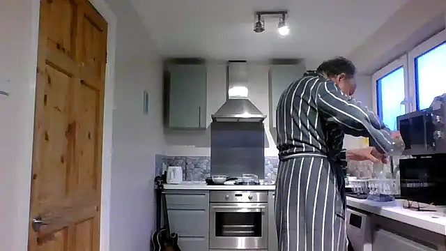 Snapshot of jimmybenido chatting on 03/01/26, 05:35 jimmybenido online show from 03/01/26, 05:35