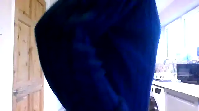 Snapshot of jimmybenido chatting on 10/17/25, 04:31 jimmybenido online show from 10/17/25, 04:31