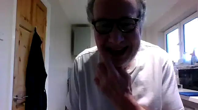 Snapshot of jimmybenido chatting on 02/04/25, 05:12 jimmybenido online show from 02/04/25, 05:12