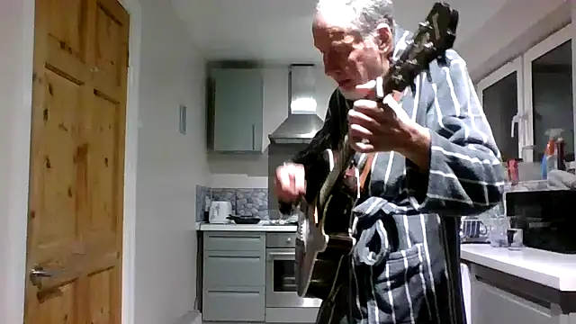 Snapshot of jimmybenido chatting on 01/06/26, 05:39 jimmybenido online show from 01/06/26, 05:39