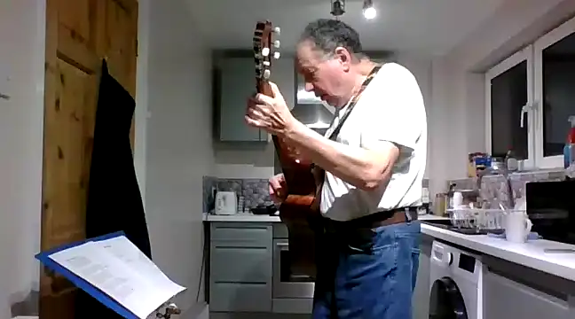 Snapshot of jimmybenido chatting on 01/21/25, 05:20 jimmybenido online show from 01/21/25, 05:20