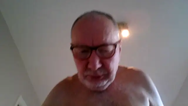 Snapshot of jimmybenido chatting on 03/10/25, 05:18 jimmybenido online show from 03/10/25, 05:18