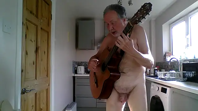 Snapshot of jimmybenido chatting on 09/08/25, 04:06 jimmybenido online show from 09/08/25, 04:06