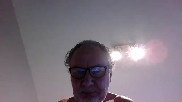 Snapshot of jimmybenido chatting on 10/09/25, 04:07 jimmybenido online show from 10/09/25, 04:07