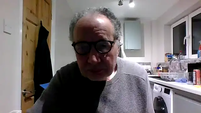 Snapshot of jimmybenido chatting on 01/17/25, 05:19 jimmybenido online show from 01/17/25, 05:19