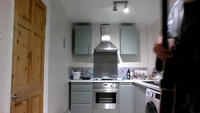 Snapshot of jimmybenido chatting on 01/12/26, 05:42 jimmybenido online show from 01/12/26, 05:42