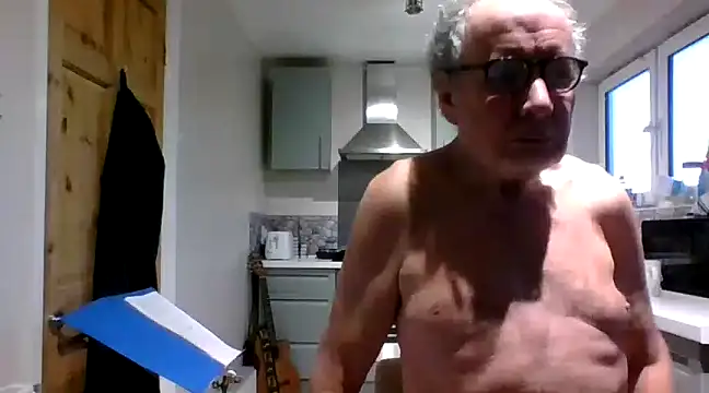 Snapshot of jimmybenido chatting on 01/31/25, 05:10 jimmybenido online show from 01/31/25, 05:10