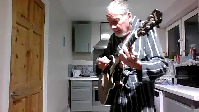 Snapshot of jimmybenido chatting on 01/05/26, 05:49 jimmybenido online show from 01/05/26, 05:49