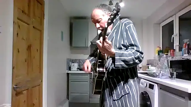 Snapshot of jimmybenido chatting on 01/08/26, 05:52 jimmybenido online show from 01/08/26, 05:52