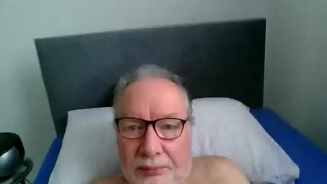 Snapshot of jimmybenido chatting on 10/04/25, 09:00 jimmybenido online show from 10/04/25, 09:00