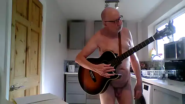 Snapshot of jimmybenido chatting on 05/25/26, 04:49 jimmybenido online show from 05/25/26, 04:49