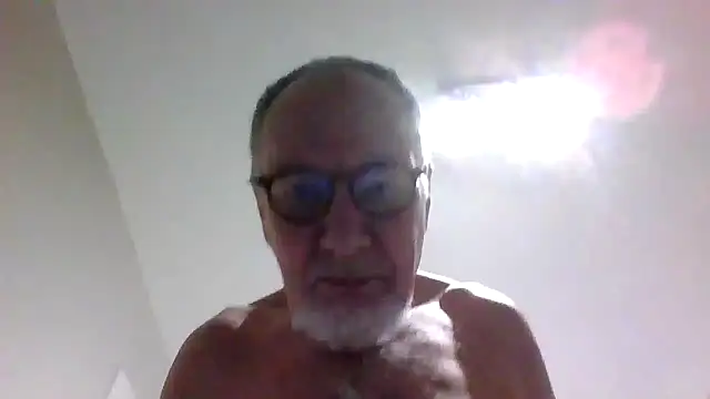 Snapshot of jimmybenido chatting on 12/22/25, 07:03 jimmybenido online show from 12/22/25, 07:03