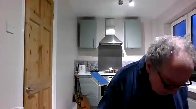 Snapshot of jimmybenido chatting on 01/27/25, 05:15 jimmybenido online show from 01/27/25, 05:15