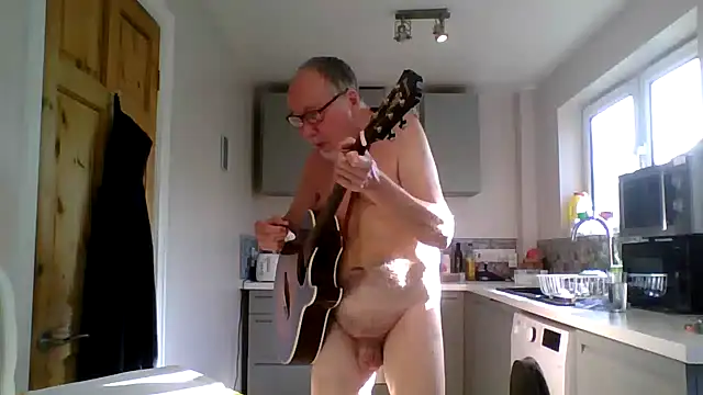 Snapshot of jimmybenido chatting on 05/04/26, 04:43 jimmybenido online show from 05/04/26, 04:43
