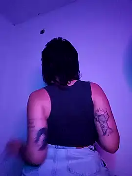 Snapshot of xmoira3x chatting on 02/07/25, 12:42 xmoira3x online show from 02/07/25, 12:42