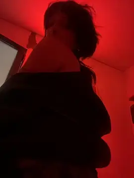 Snapshot of xmoira3x chatting on 10/15/25, 03:27 xmoira3x online show from 10/15/25, 03:27