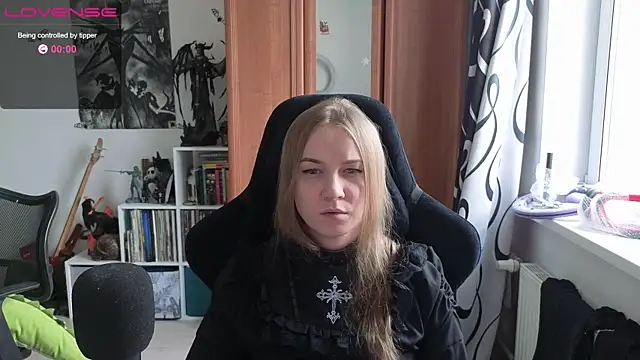 Snapshot of stellablondy chatting on 06/27/26, 04:02 stellablondy online show from 06/27/26, 04:02
