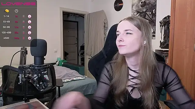 Snapshot of stellablondy chatting on 09/16/25, 02:51 stellablondy online show from 09/16/25, 02:51