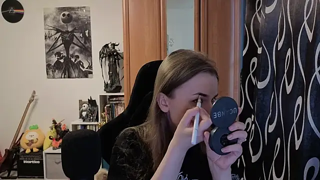 Snapshot of stellablondy chatting on 10/11/25, 02:07 stellablondy online show from 10/11/25, 02:07