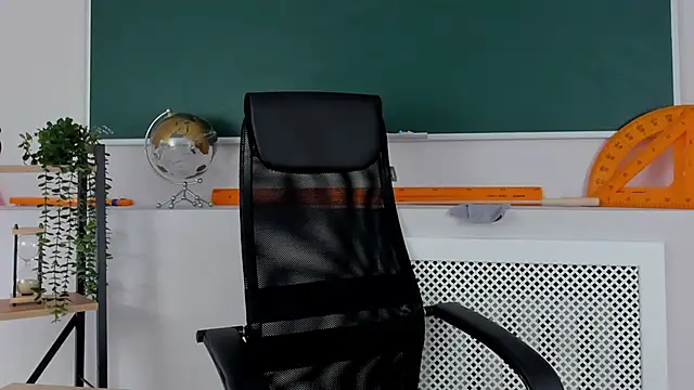 CamillaLarson online show from 11/13/25, 03:10