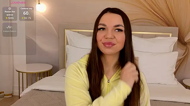 Snapshot of CamillaLarson chatting on 02/06/26, 03:02 CamillaLarson online show from 02/06/26, 03:02