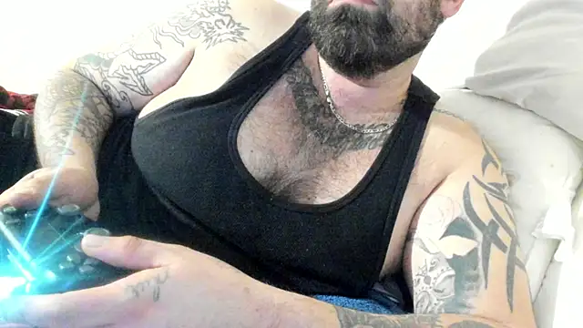 chubbycloudybottom online show from 12/18/25, 08:19