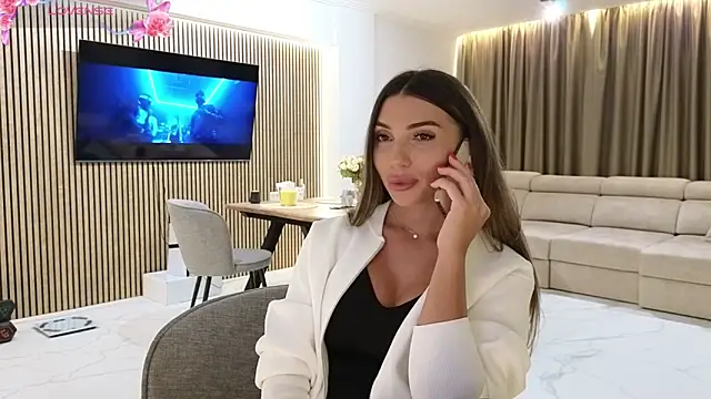 ReyaSophia online show from 10/06/25, 07:47