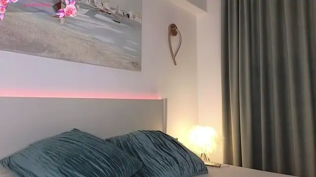 ReyaSophia online show from 10/04/25, 09:27