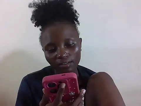 Snapshot of SexyNeedle22 chatting on 06/27/26, 06:47 SexyNeedle22 online show from 06/27/26, 06:47