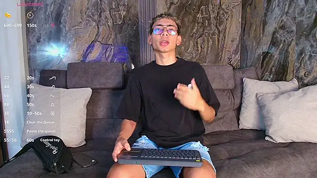 Snapshot of Daviid_laidd chatting on 02/05/26, 08:37 Daviid laidd online show from 02/05/26, 08:37