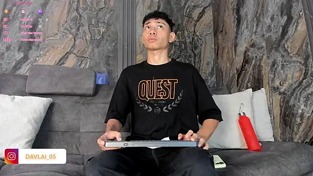 Daviid laidd online show from 04/07/26, 07:26