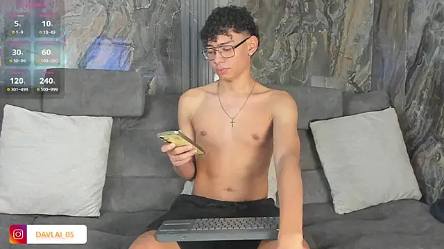 Snapshot of Daviid_laidd chatting on 11/20/25, 09:15 Daviid laidd online show from 11/20/25, 09:15