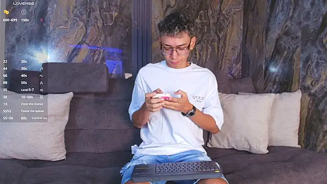 Snapshot of Daviid_laidd chatting on 02/01/26, 07:34 Daviid laidd online show from 02/01/26, 07:34