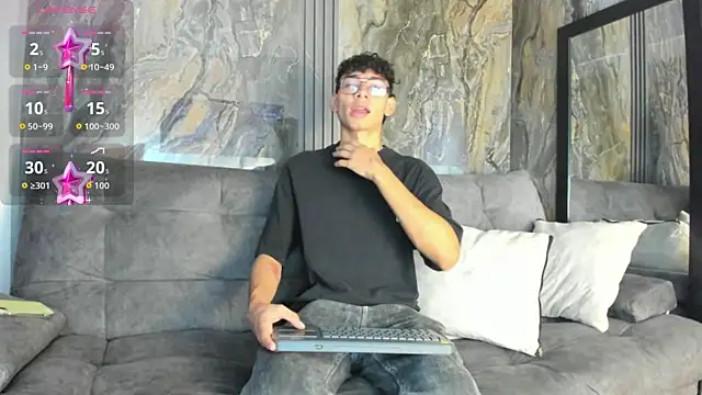 Snapshot of Daviid_laidd chatting on 10/07/25, 08:10 Daviid laidd online show from 10/07/25, 08:10